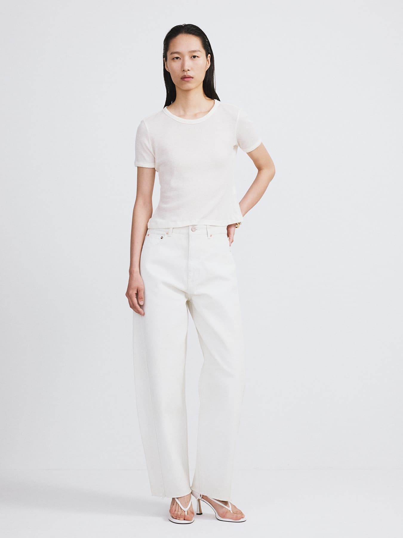 CASHMERE BLEND FITTED T-SHIRT (CREAM)