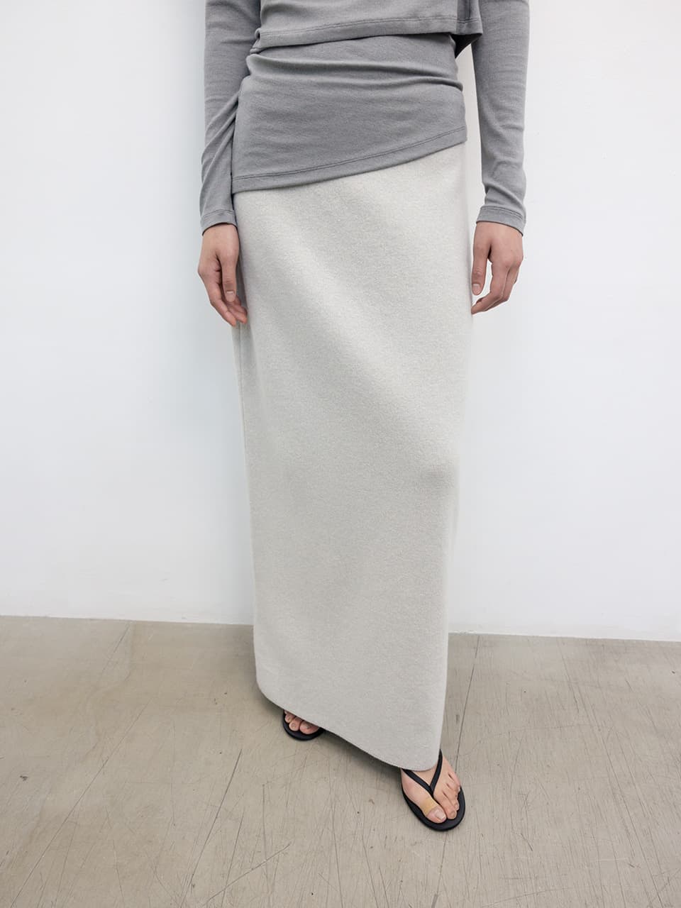 STRING STRAIGHT KNIT SKIRT [GRAY]