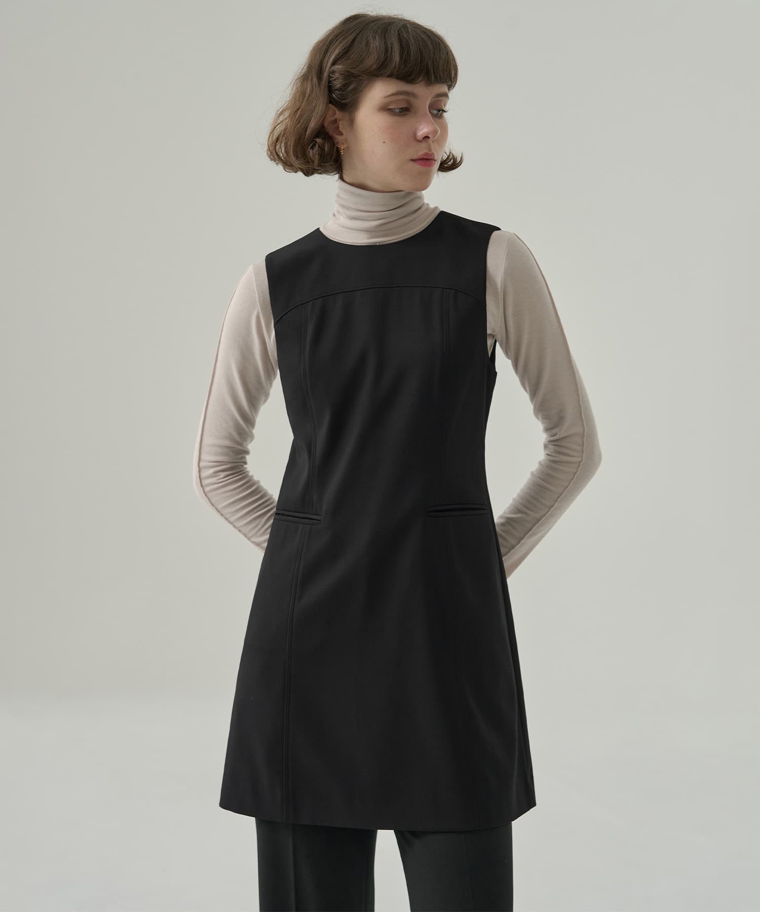 웰트 포켓 슬리브리스 미니 원피스 [BLACK]