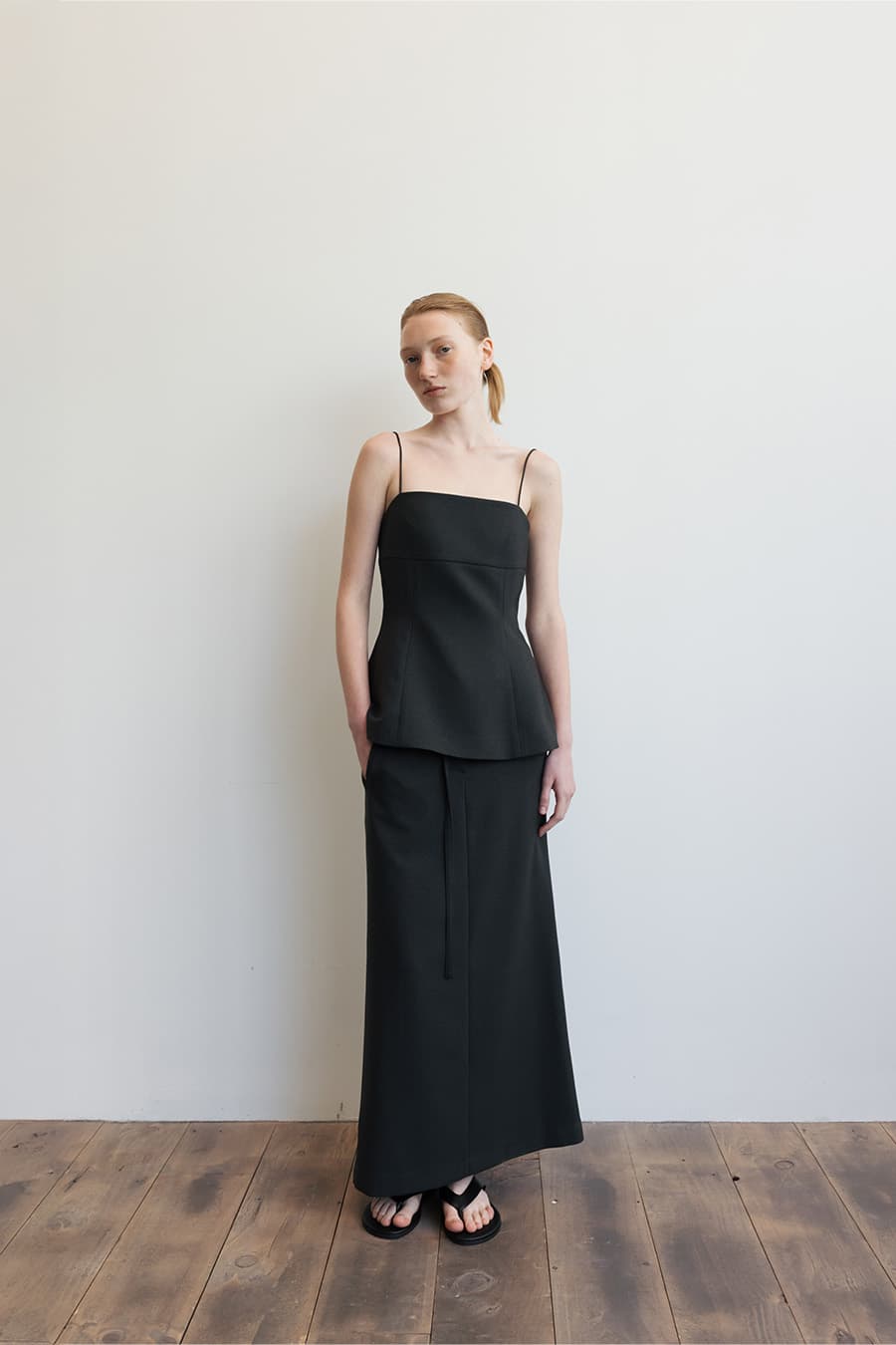 SQUARE NECK PEPLUM TOP [CHARCOAL]