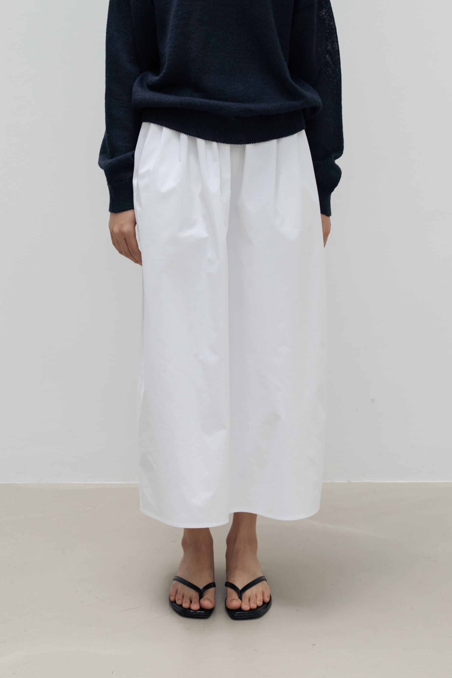 Pleated Straight Skirt (White)