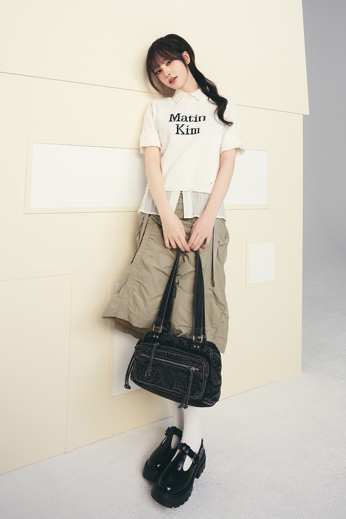 NYLON SHIRRING MIDI SKIRT IN LIGHT KHAKI