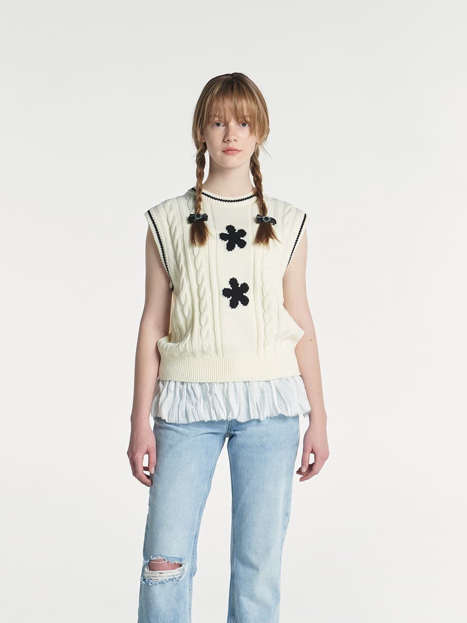 POINT FLOWER KNIT VEST (CREAM)