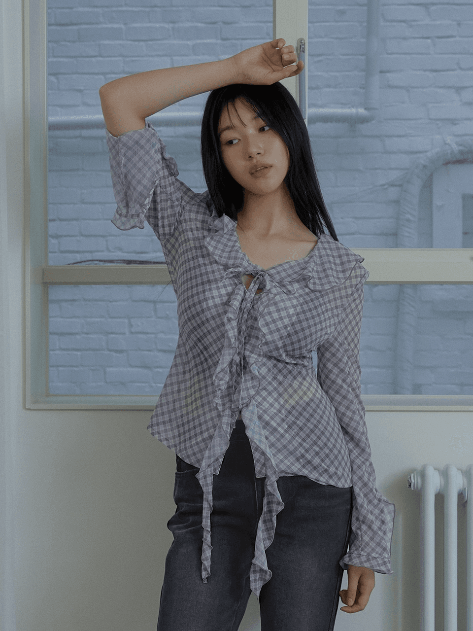 CHECK RUFFLE BLOUSE (GREY)