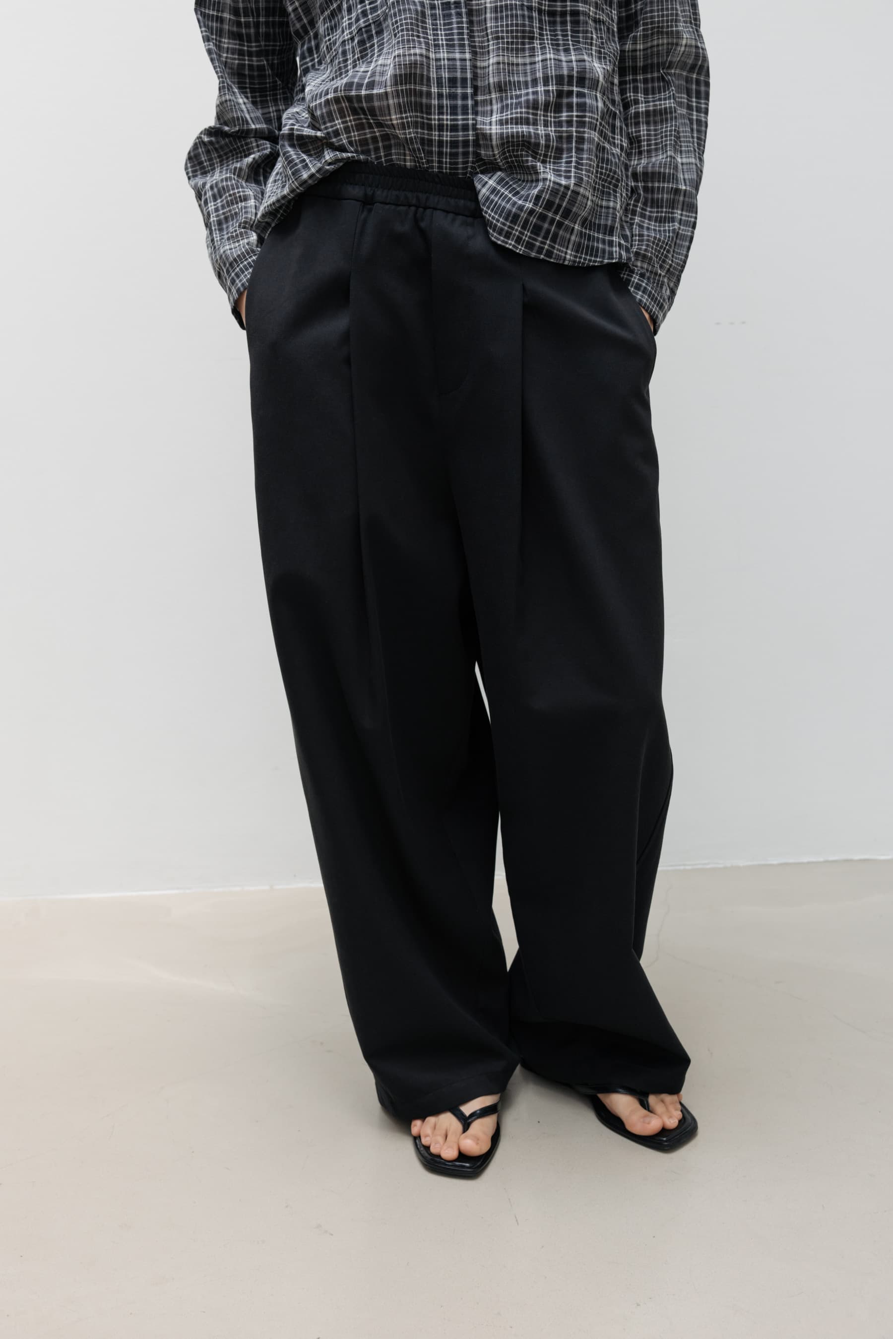 Wide Pleated Banding Pants (Black)