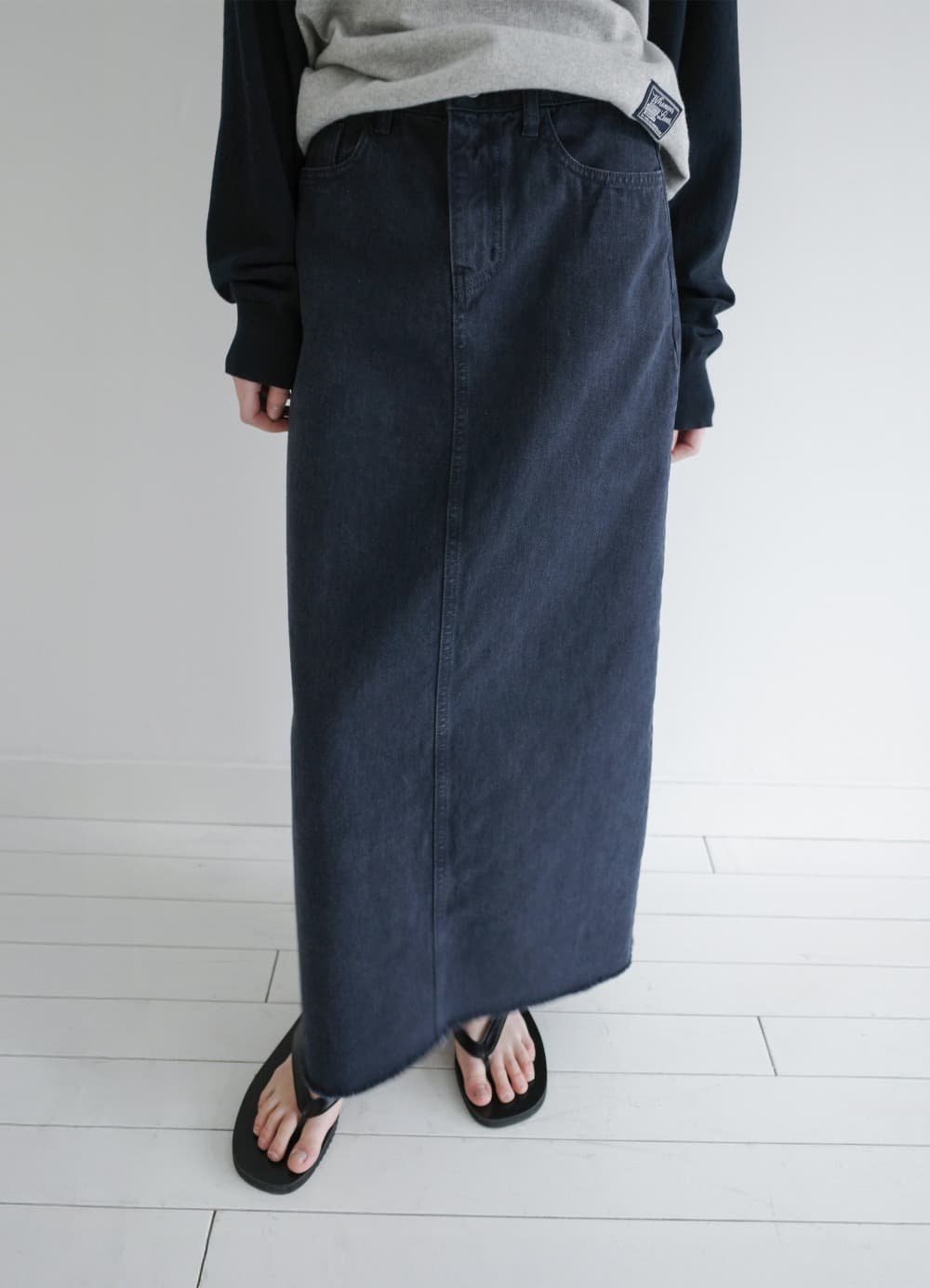 Rear-Slit Denim Long Skirt - Stone Navy