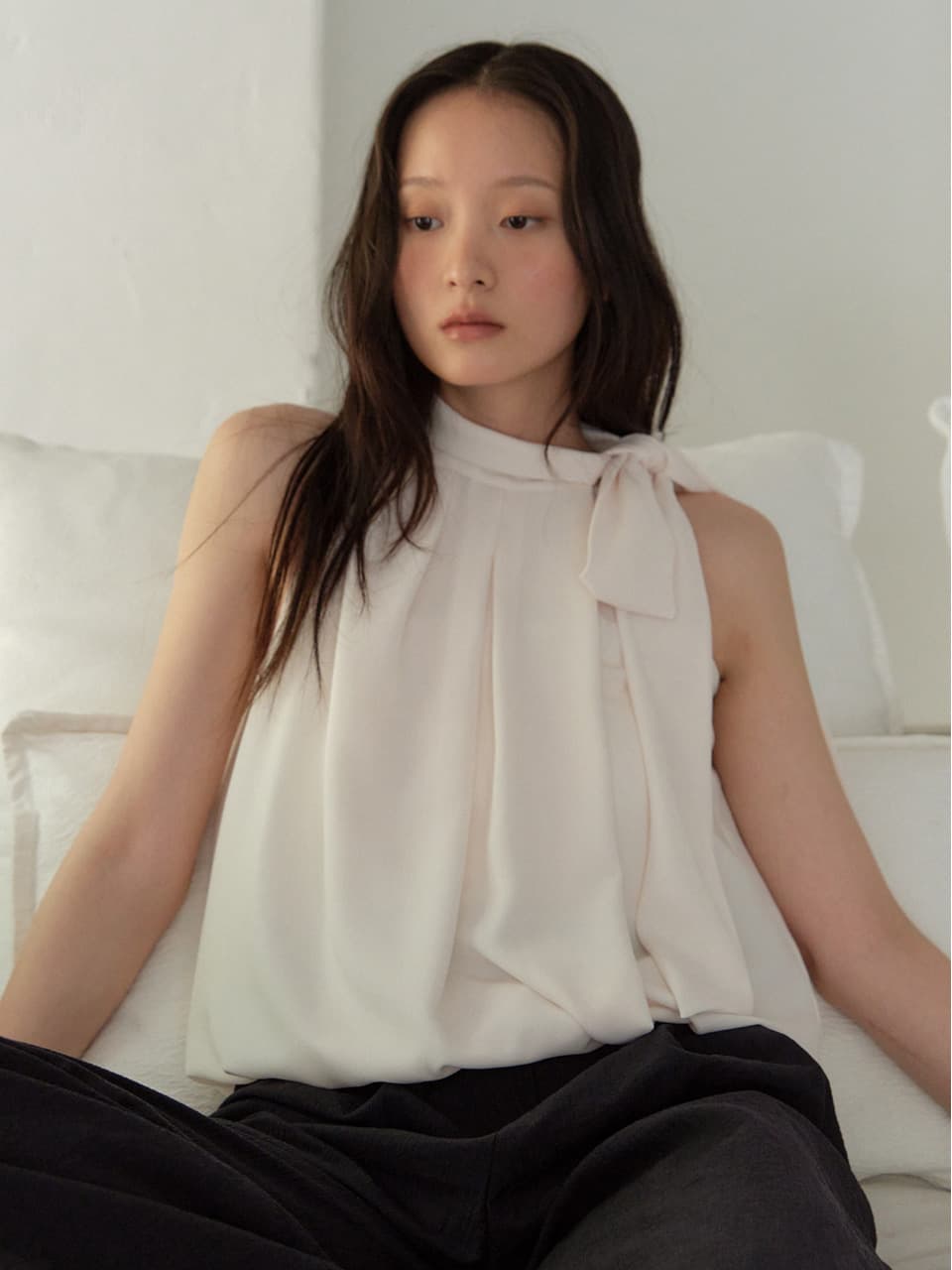 Shirring Halter Neck Blouse_2Color [6/2 예약배송]