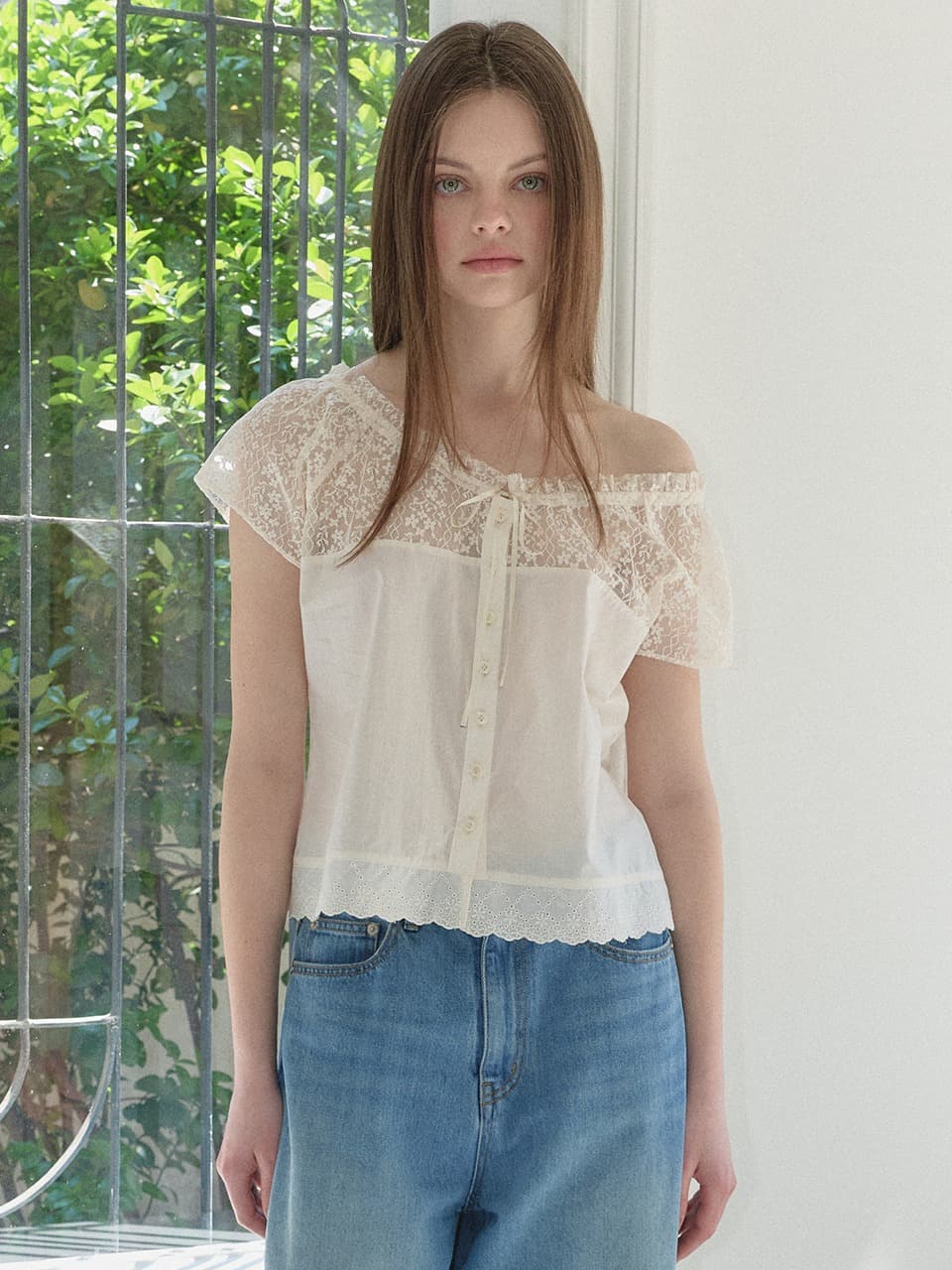 FLOWER LACE BLOUSE (CREAM)