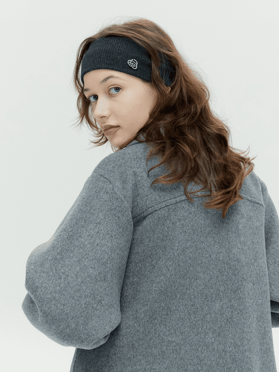 LOGO PENDANT HEADBAND (CHARCOAL)