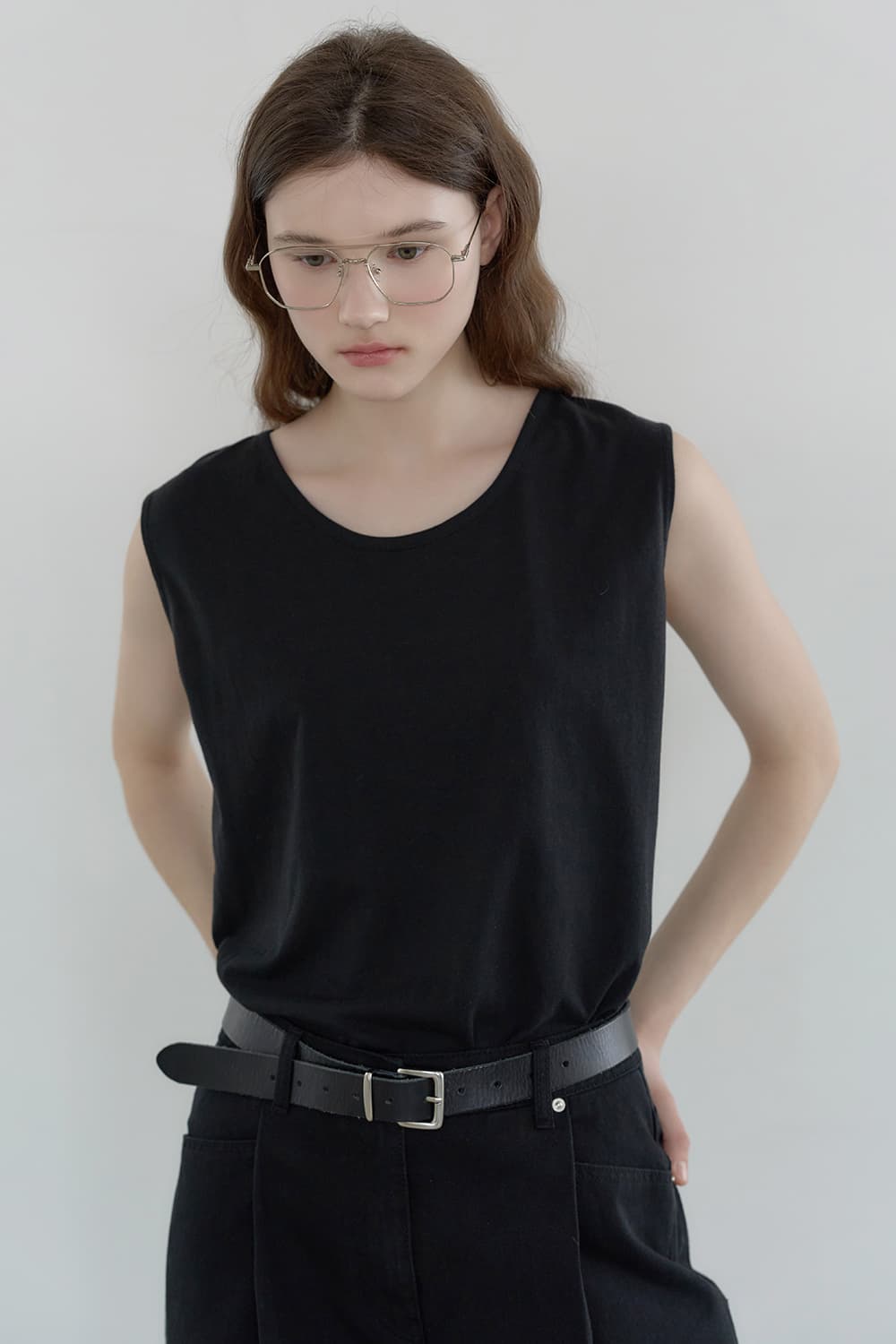 Two-way tuck detail sleeveless Black [N6MTS05]