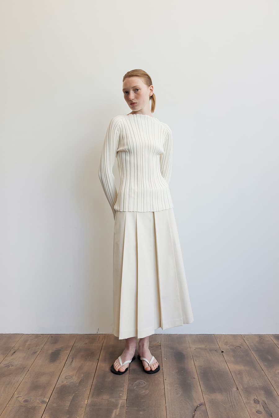 INVERTED PLEATS SKIRT [IVORY]