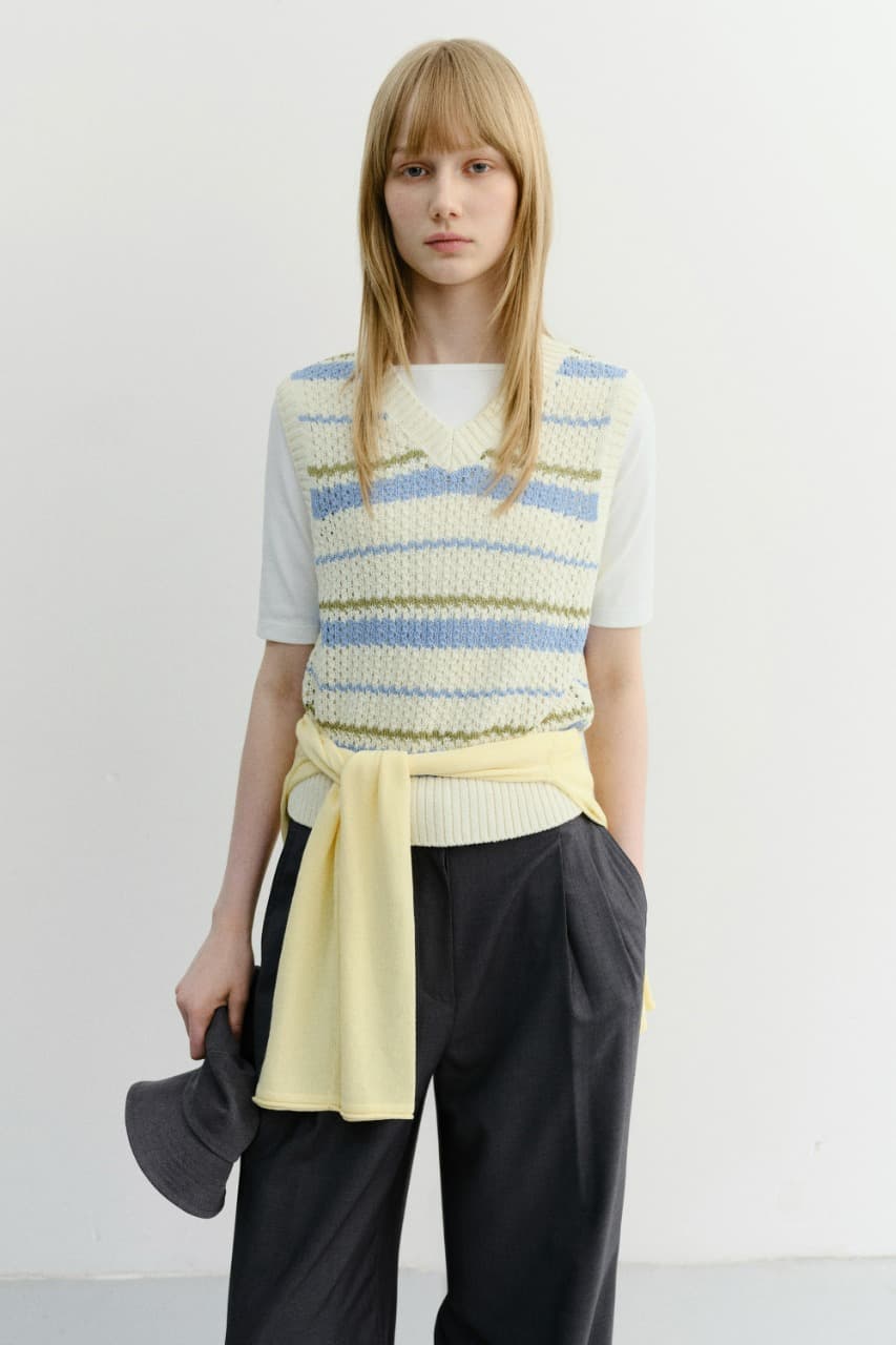 UNISEX CHUNKY STRIPED KNIT VEST SOFT BLUE_UDSW6B130B1