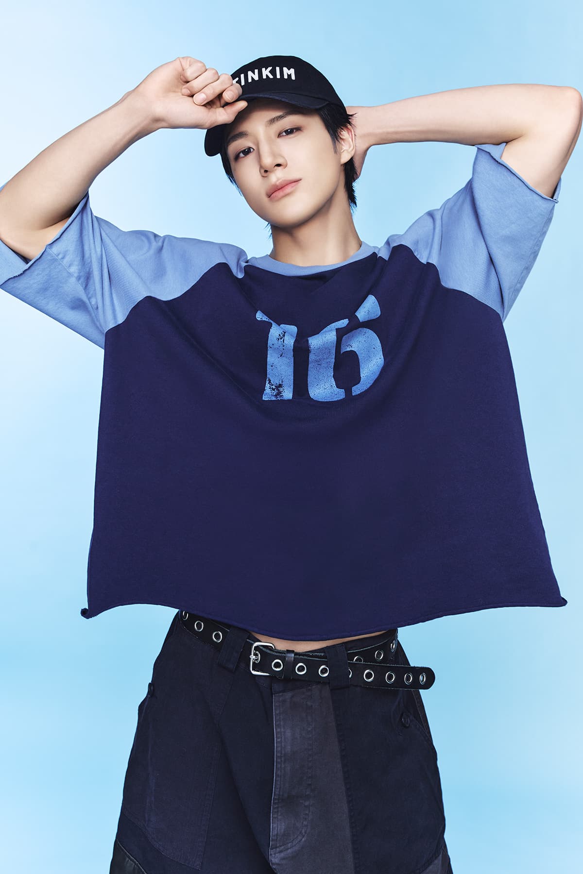 RAW EDGE RAGLAN TOP IN NAVY