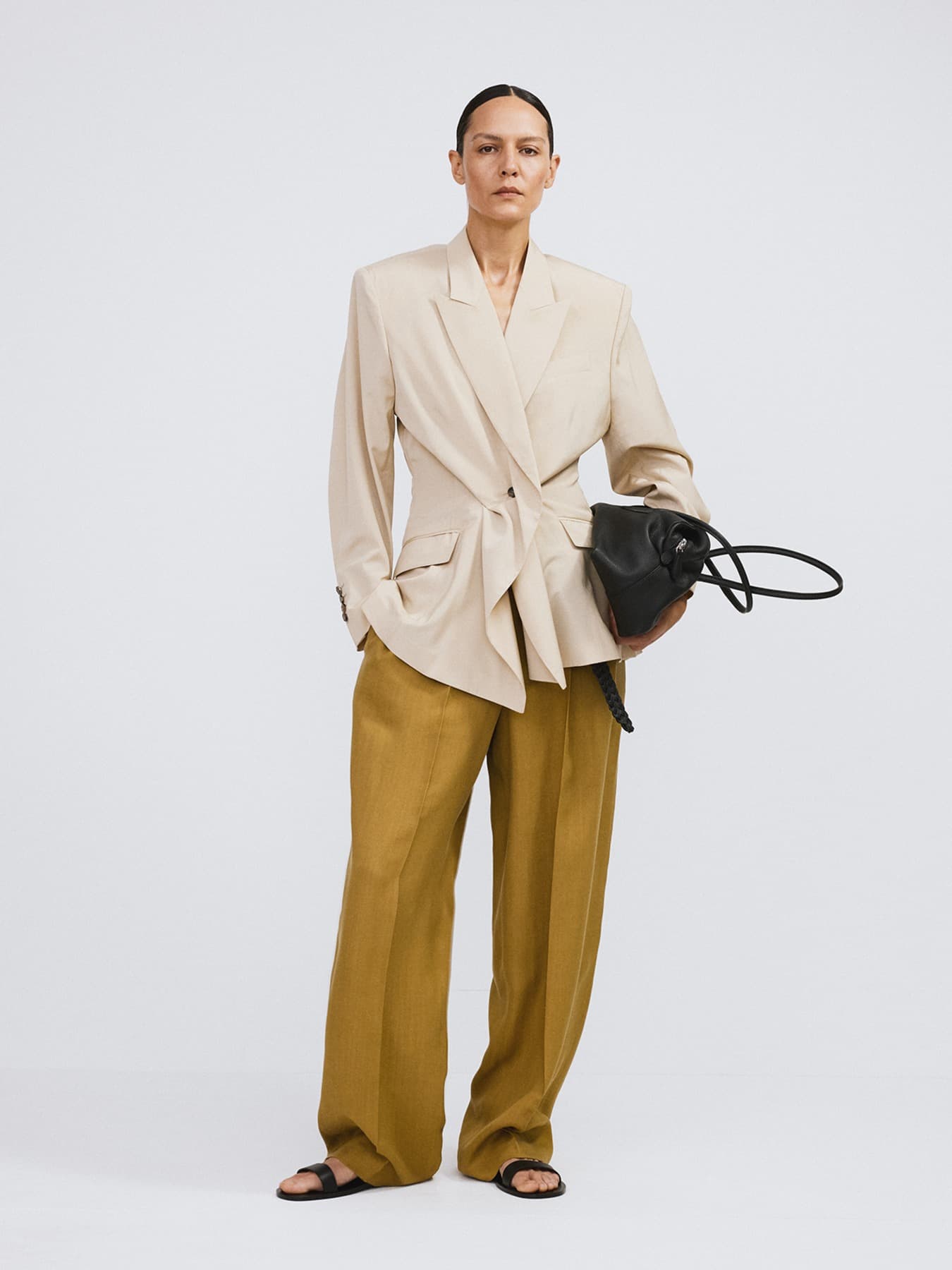 DRAPE DETAIL SUIT JACKET (LIGHT BEIGE)