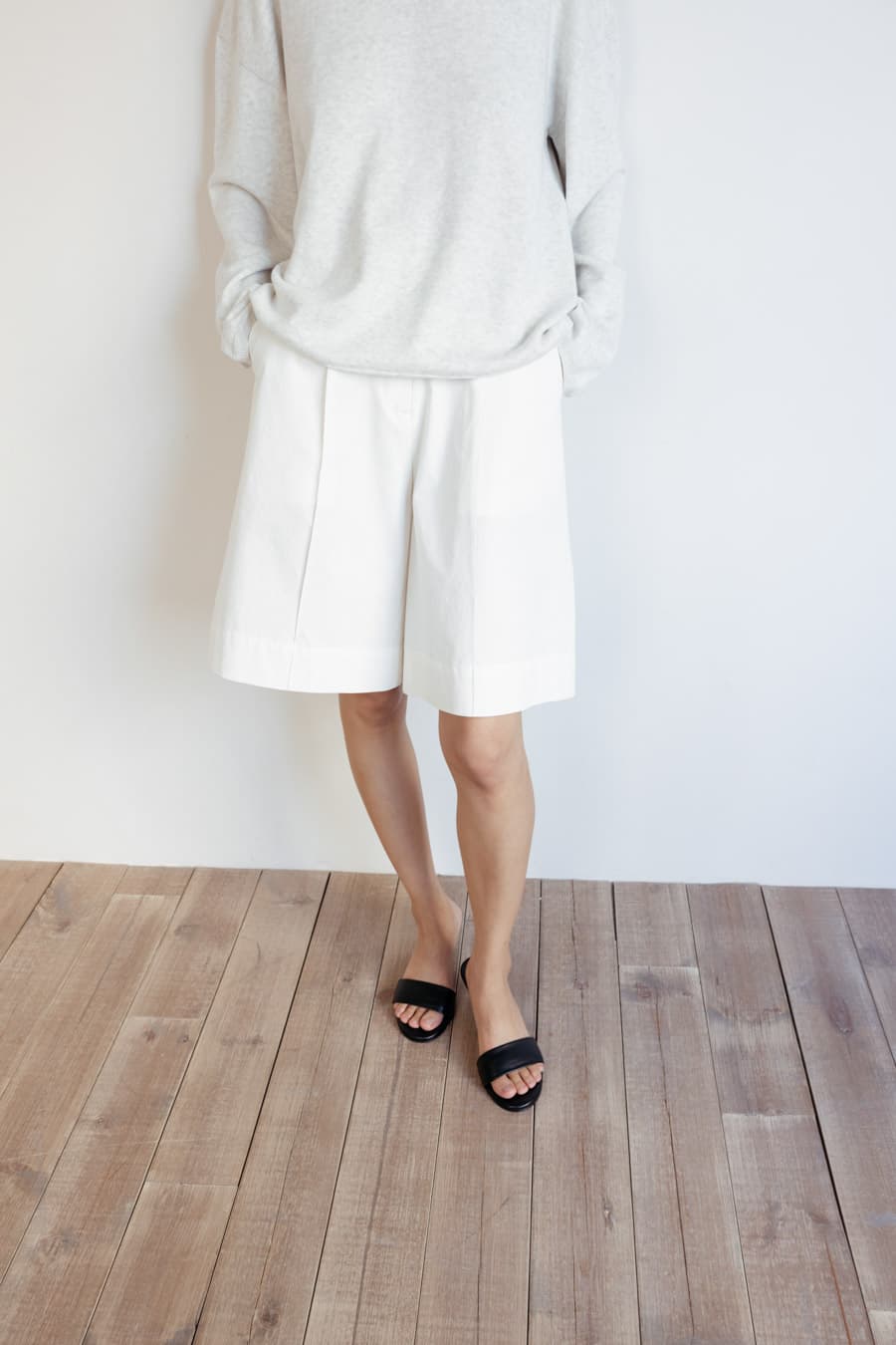 Cotton Half-Length Shorts (White)
