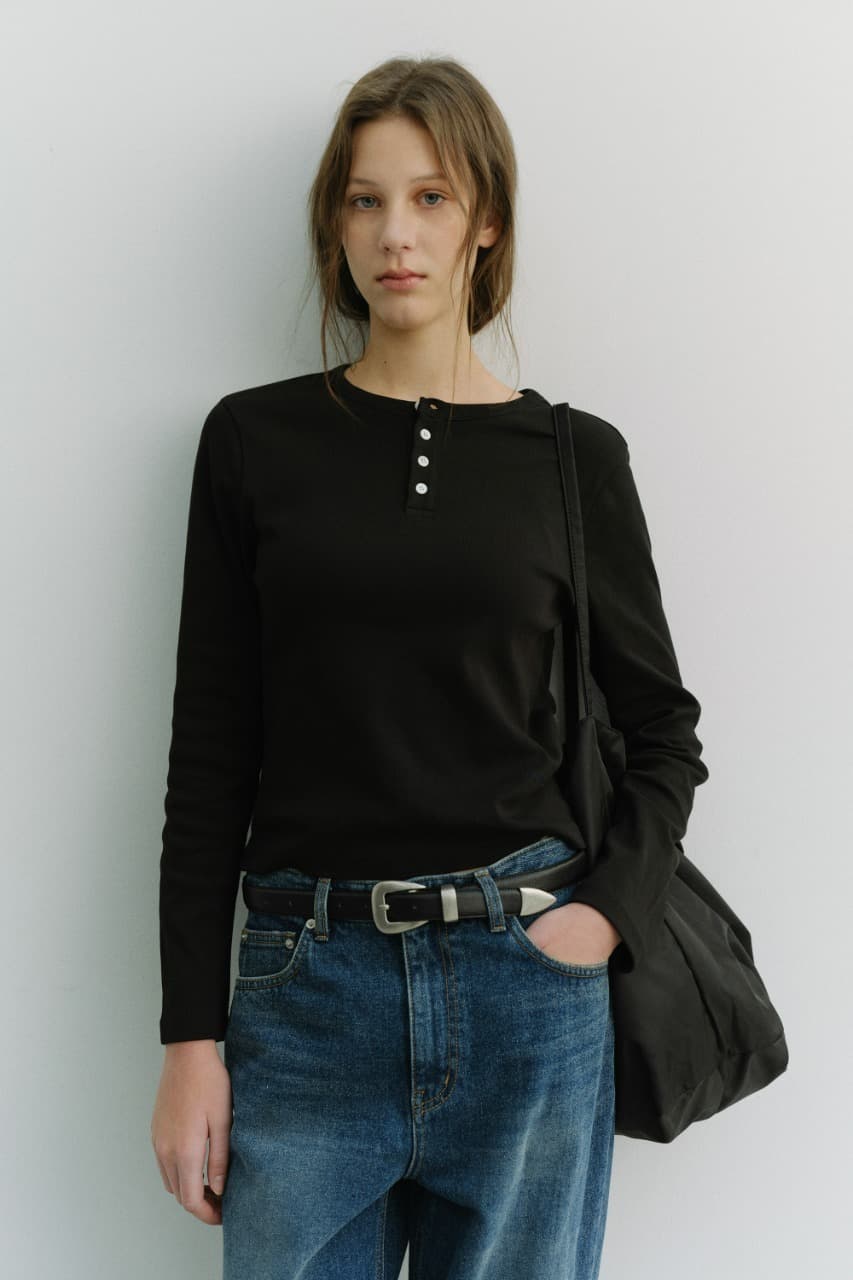 UNISEX HENLEY-NECK T-SHIRT BLACK_UDTS6A109BK