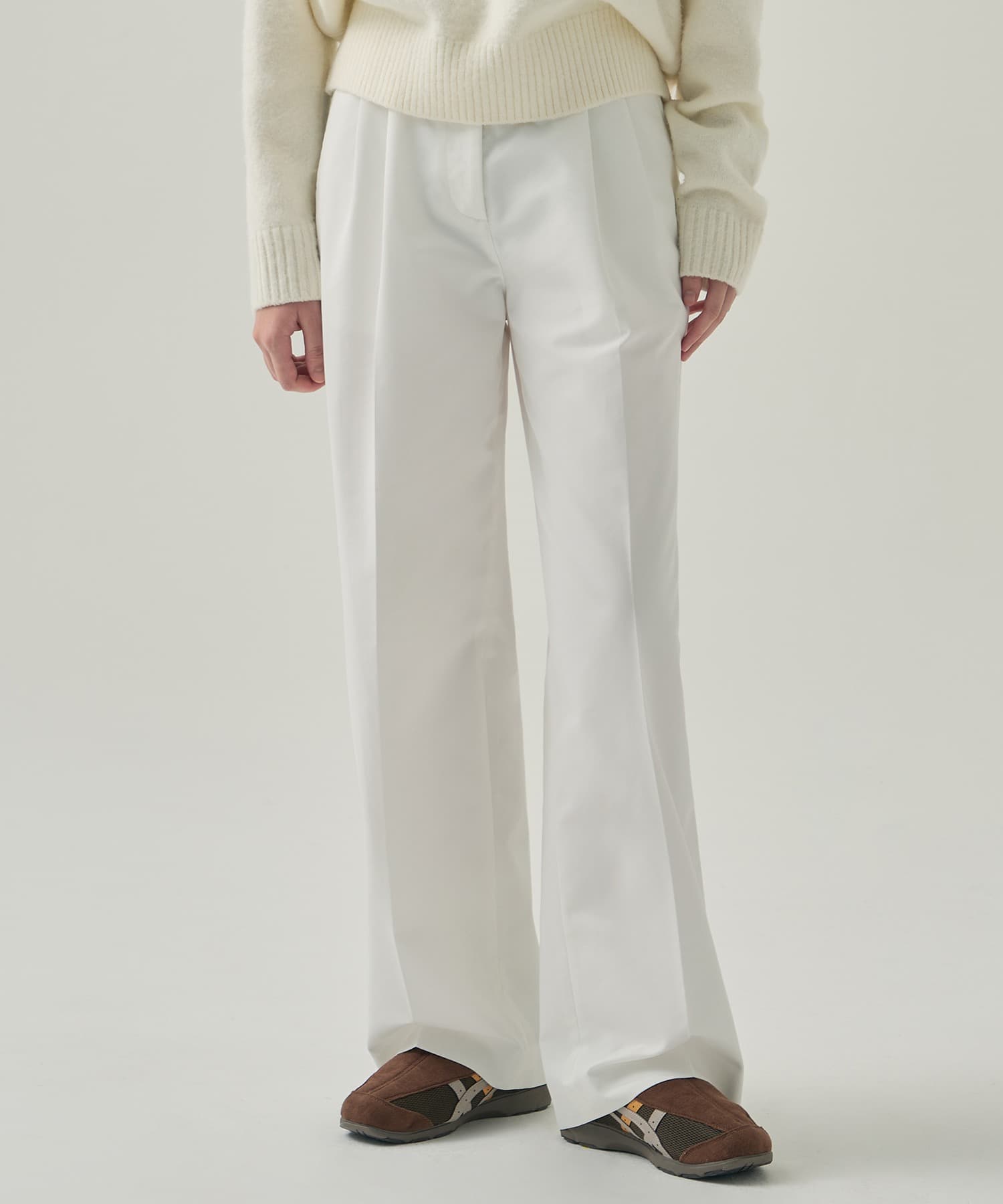 투 턱 와이드 치노 팬츠 [WHITE]