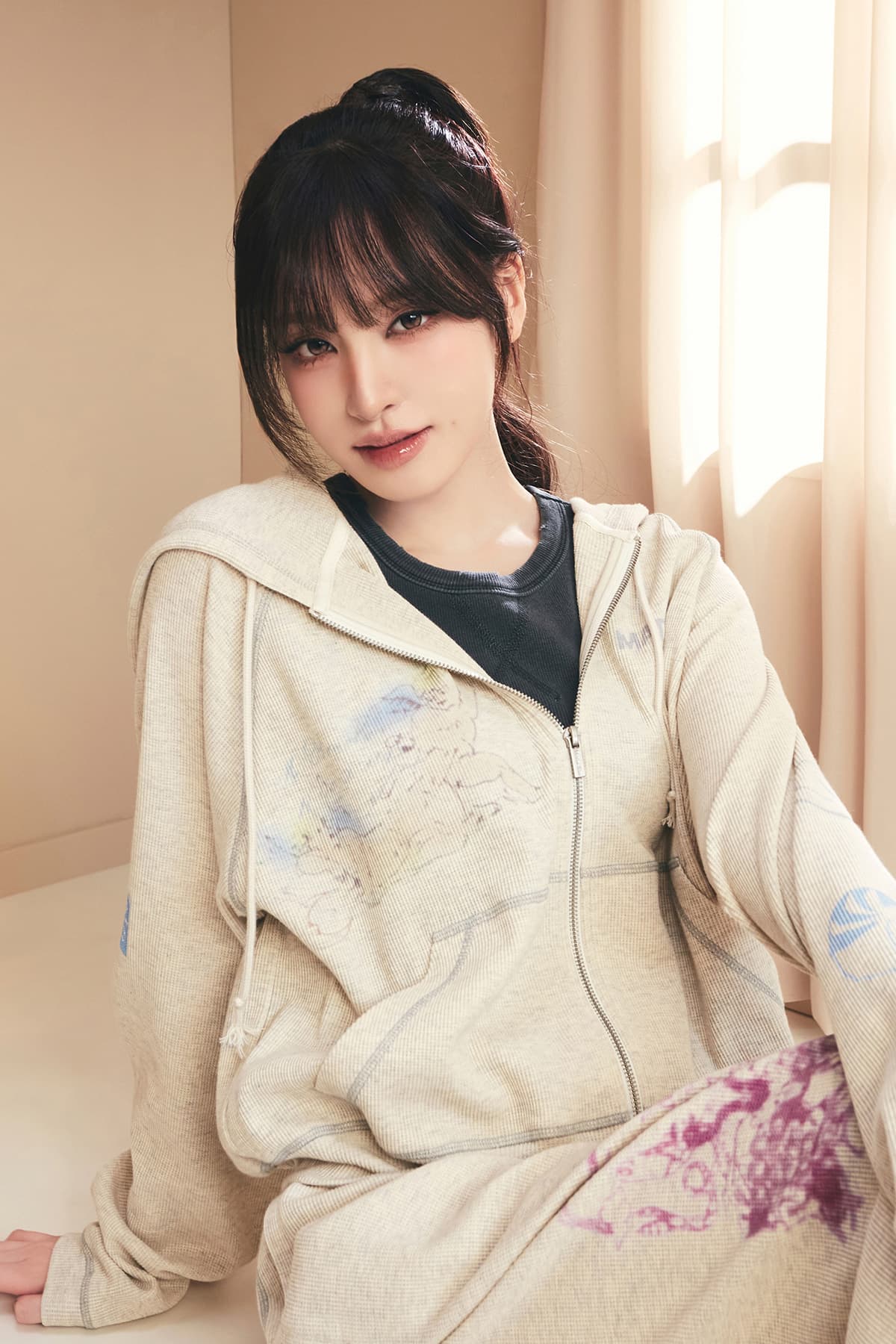 SKETCH GRAFFITI WAFFLE HOODY ZIP UP IN LIGHT BEIGE