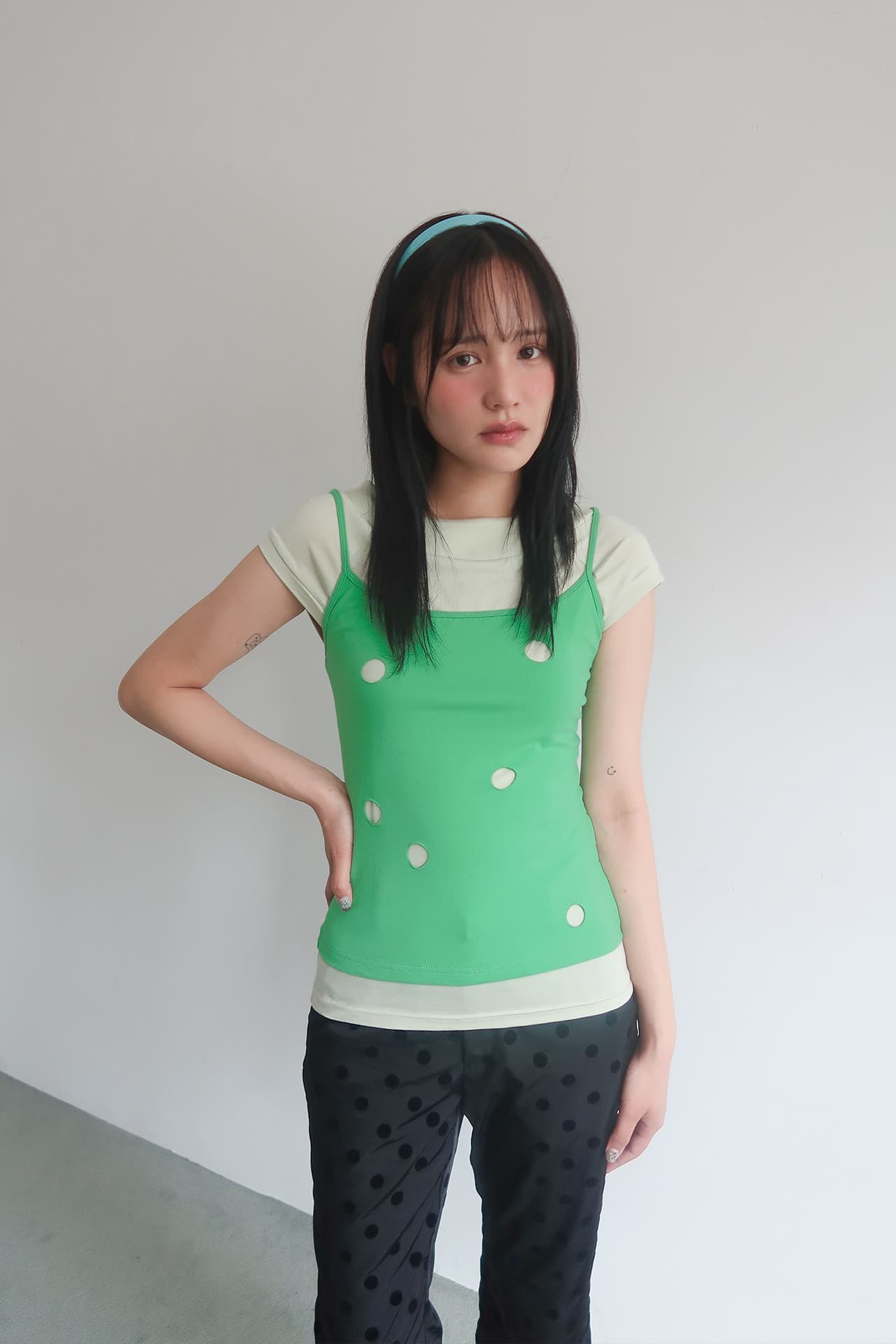 HOLE DETAIL SLEEVELESS_GREEN