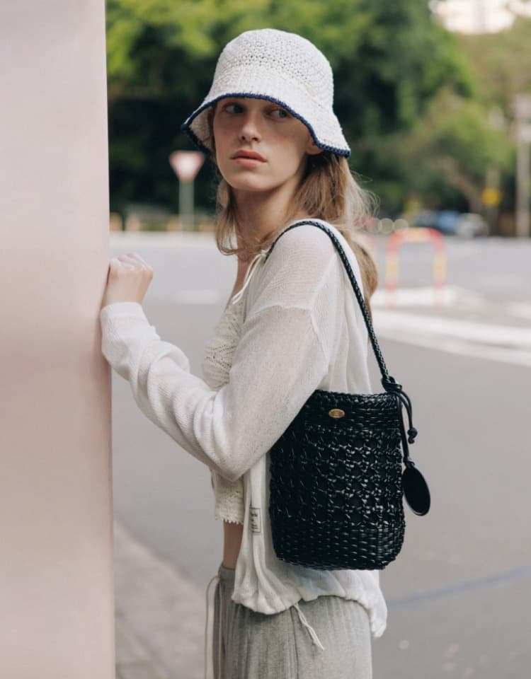 handcrafted weaving bag (shoulder) - black (S)