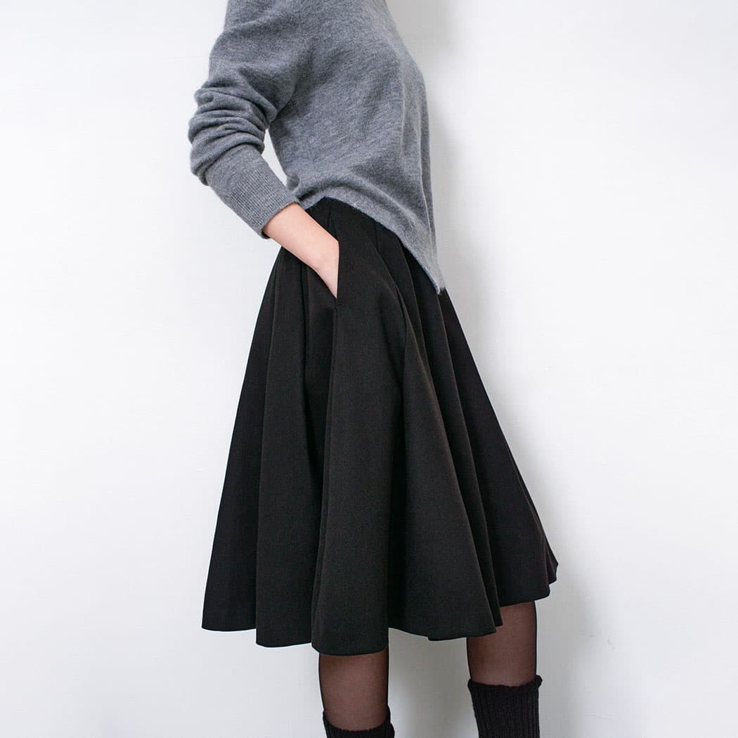 (SK-5065)TUCK VOLUME MIDI FLARE SKIRT